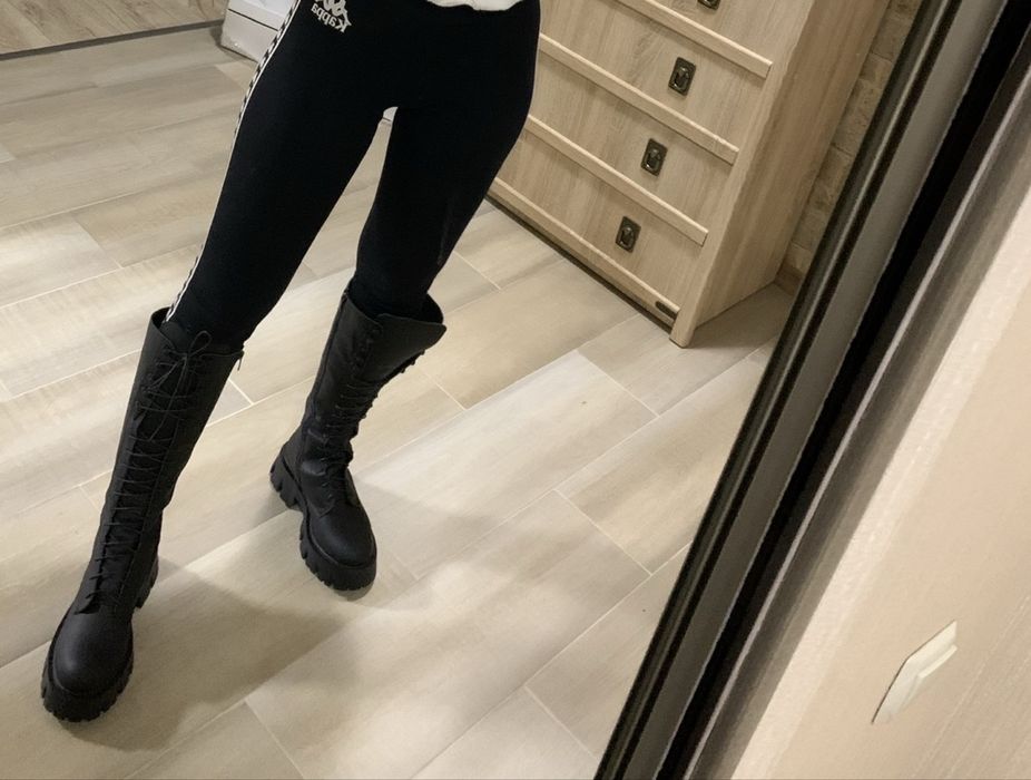 Зимові жіночі матові чобітки