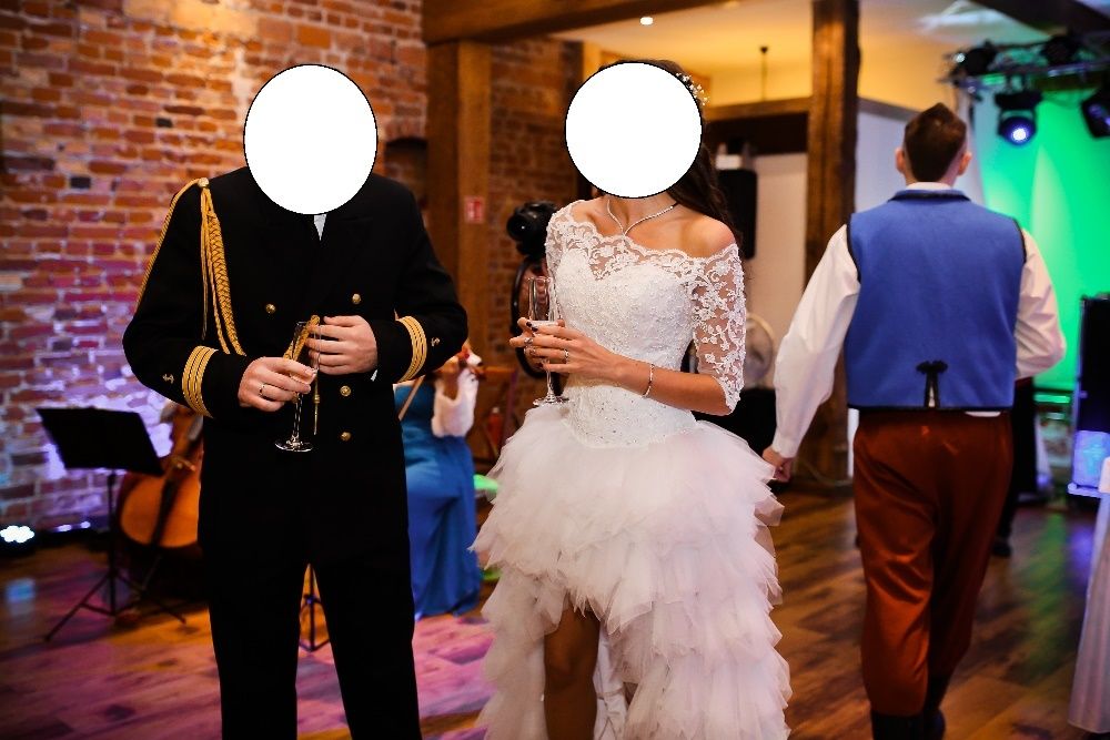 Suknia ślubna z trenem, bolerko