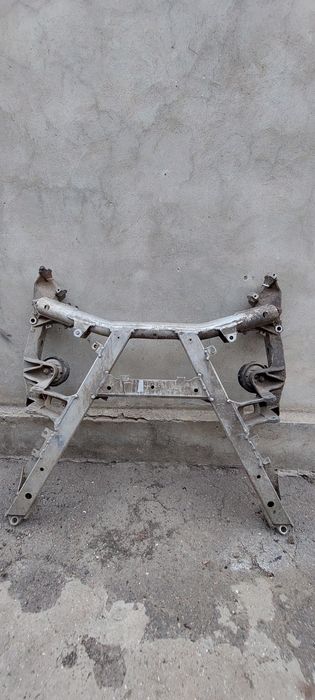 Продам подрамник Bmw e39