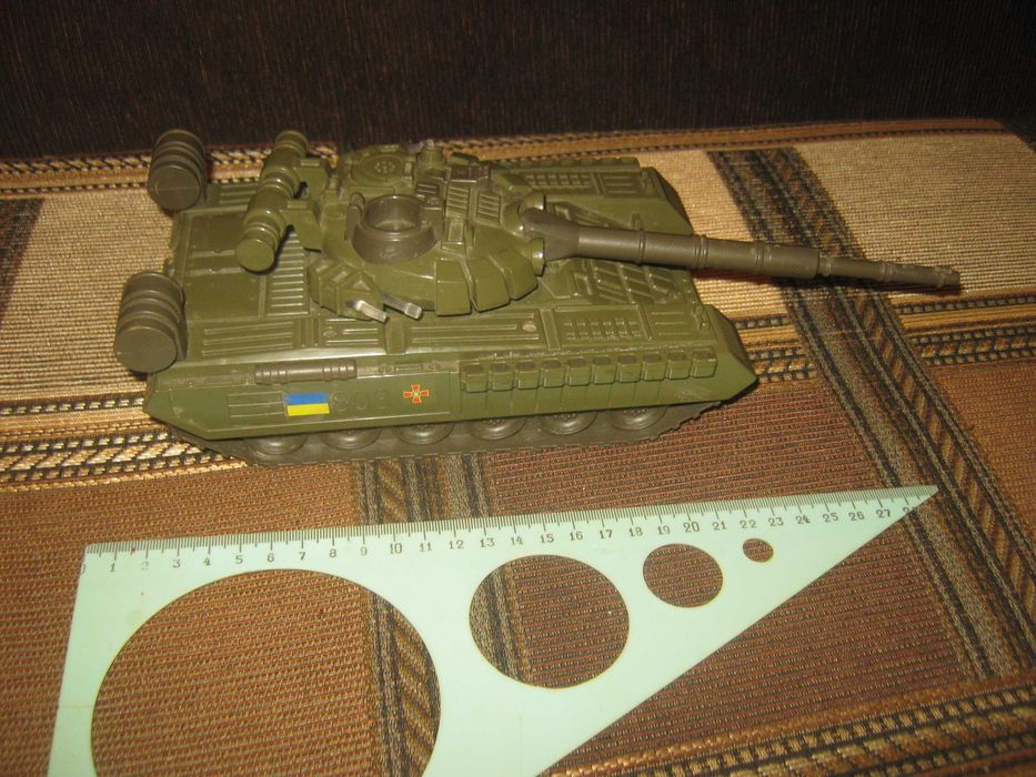 Танк Т-90,пластик