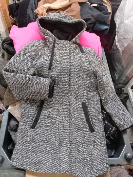 Sortowane damskie ocieplane płaszcze 1 gatunek