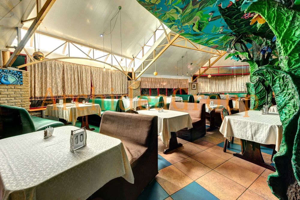 Ресторан 395 м2 з літніми бесідками Гідропарк, супер локація