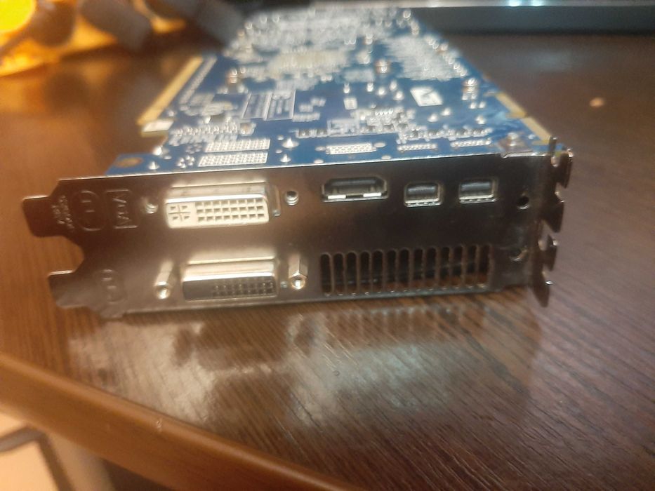 Відеокарта RADEON HD6950 2G