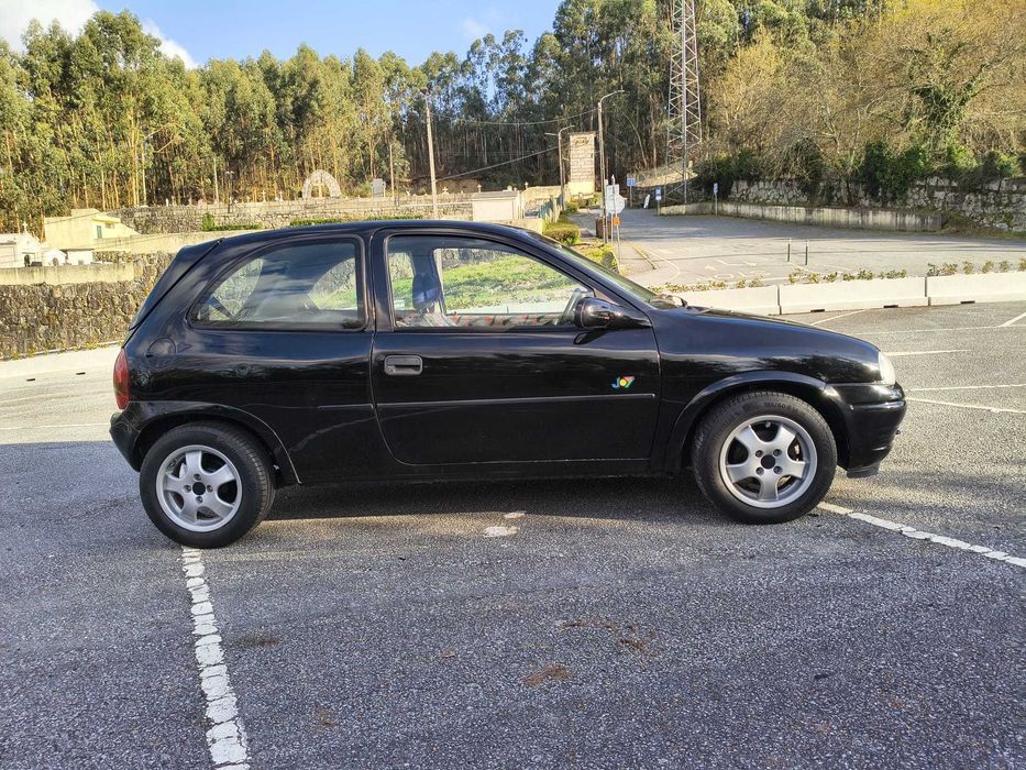 Opel Corsa 1.2 Joy — 88.000 km — Muito estimado — Extras