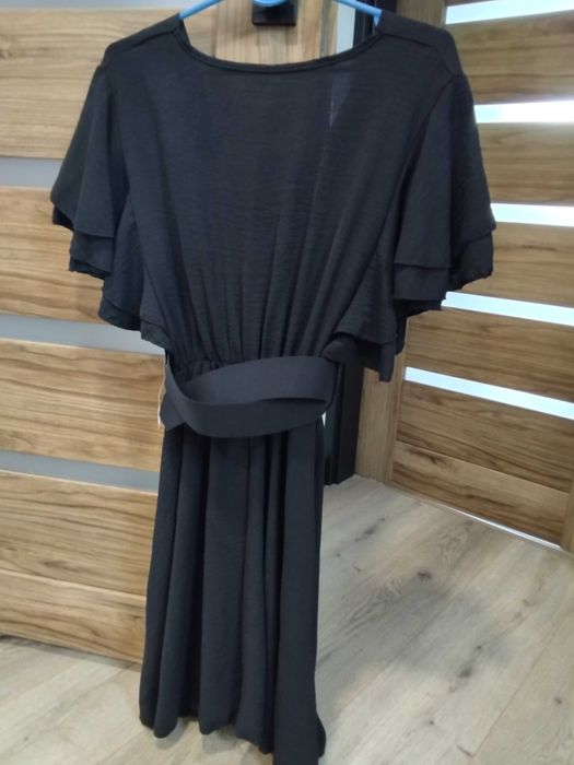 Piękna damska sukienka czarna NOWA !!!