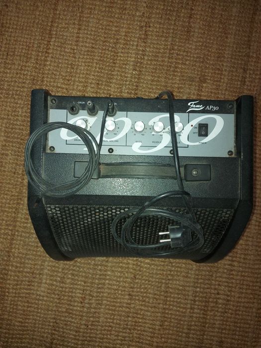 Amplificador Fame AP30 para bateria
