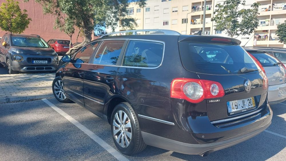 Carrinha Preta VW Passat TDI Bluemotion (1600)
