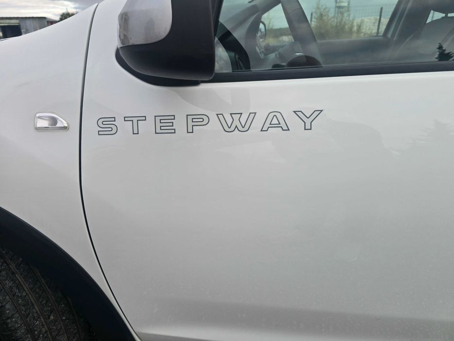 Dacia Sandero Stepway c/NOVO - 83.000KM