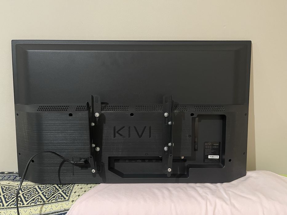 Телевізор KIVI 32” (модель 32H710KB)