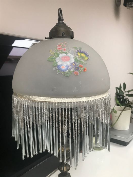 Szklany klosz do lampy z frędzelkami