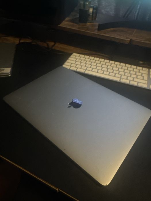 Macbook pro m2 2022