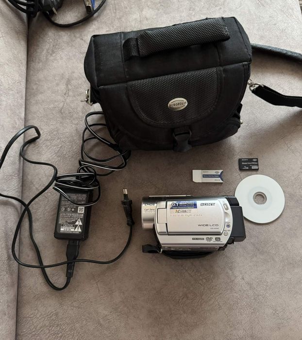 Продам видеокамеру.