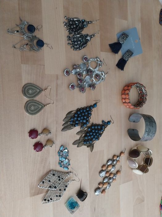 Conjunto anéis brincos pulseiras