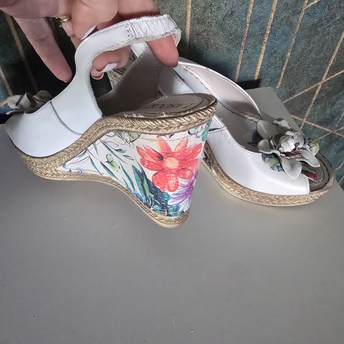 Sandały na koturnie Lasocki Nowe 35