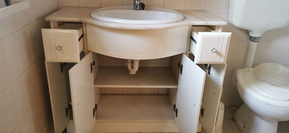 Vendo móvel WC com espelho