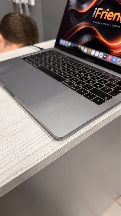 MacBook Pro 13“  i5/8/128gb Space Gray