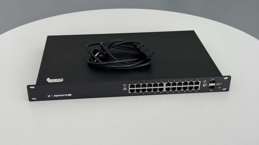 Switch Ubiquiti (ES-24-500W) - 24 portas Gigabit