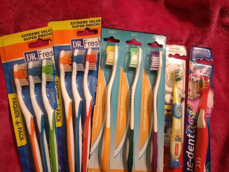 Нові зубні щітки для дорослих  та дітей, різні види.