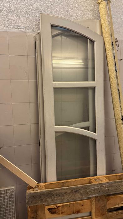 Vendo janelas antigas (portadas e janelas)