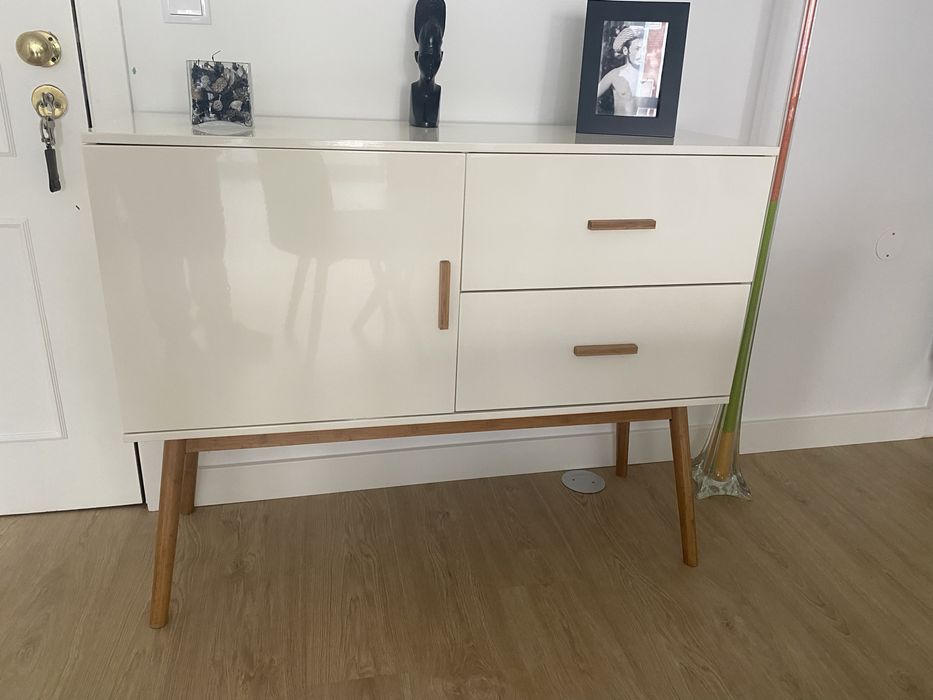 Aparador Area em otimo estado ….