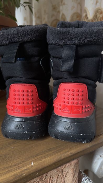 Продам Ботинки adidas
