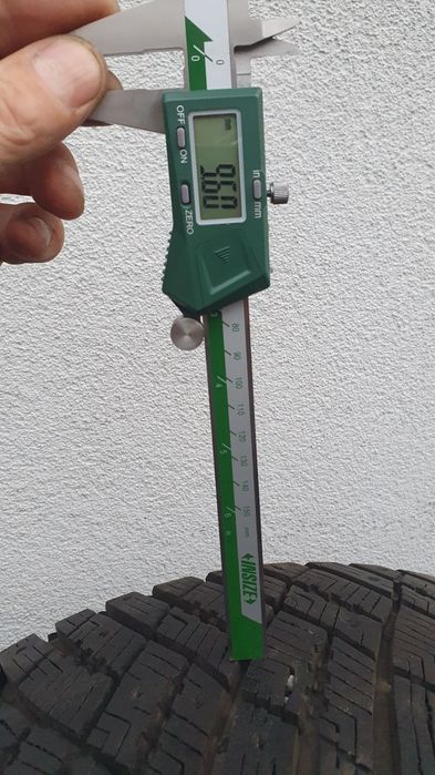 Opony zimowe goodyear ultragrip arctic w bardzo dobrym stanie