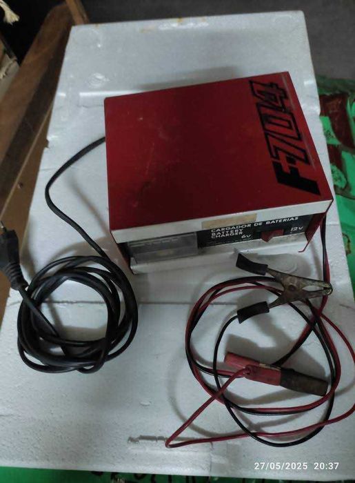 Carregador de baterias