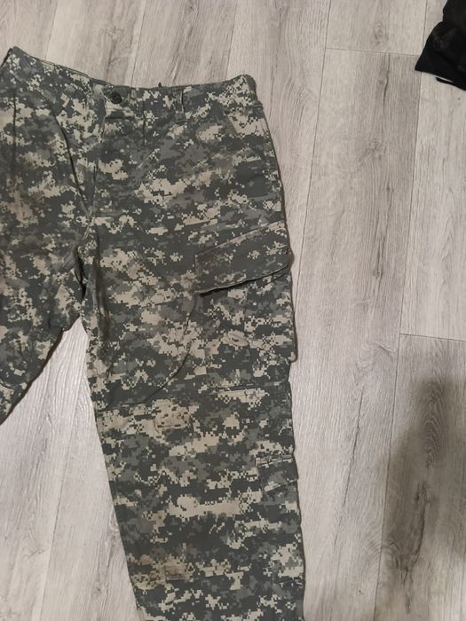 штани Helikon-Tex ACU з матеріалу PolyCotton Ripstop.