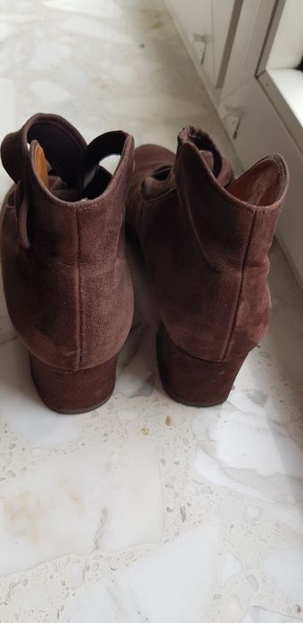 Sprzedam buty damskie zamszowe firmy Gabor