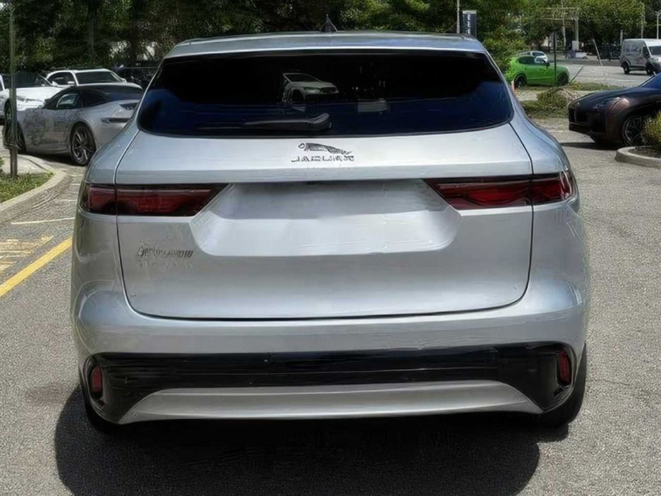 Jaguar F-Pace      2022