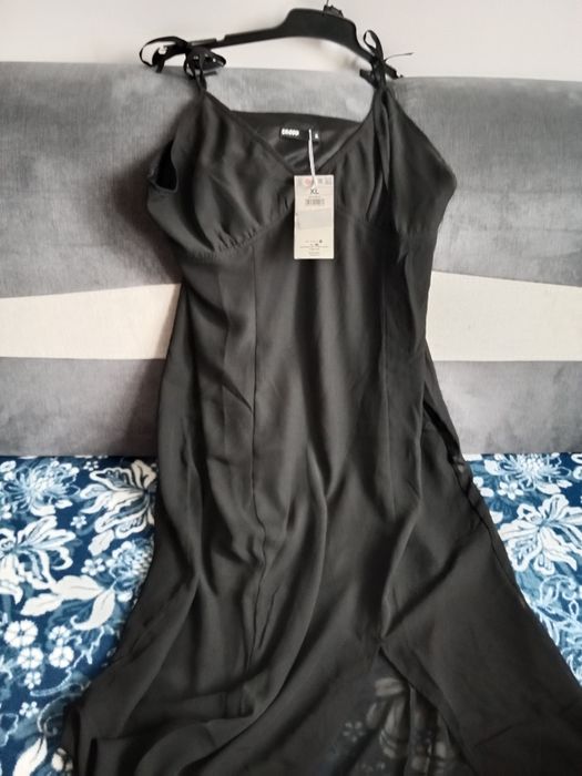 Elegancka sukienka czarna
