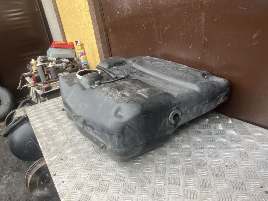 Бак бензобак Ланд ровер фриландер Land Rover freelander 04г