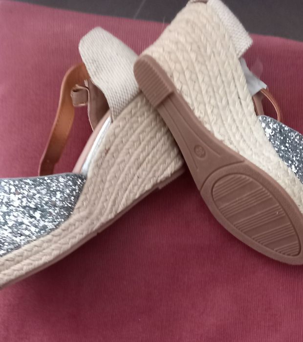 Sandálias cunha corda