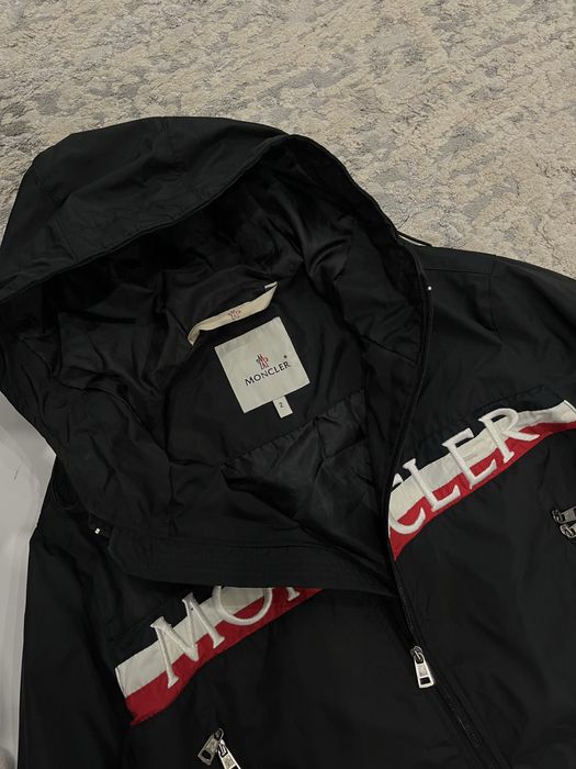 курточка Moncler