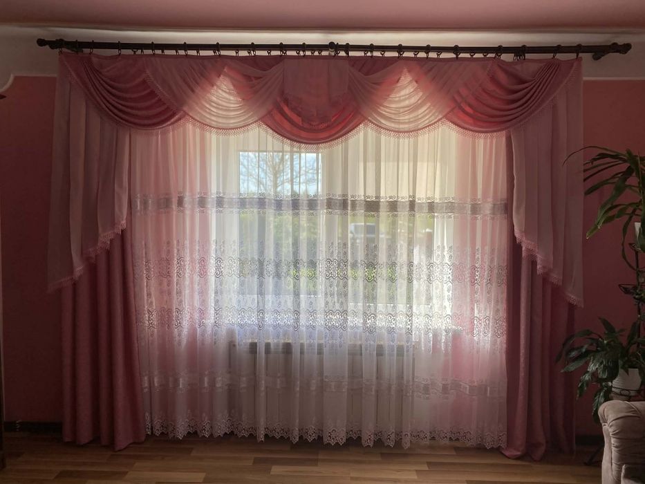 Продається диван,Світильник,штори