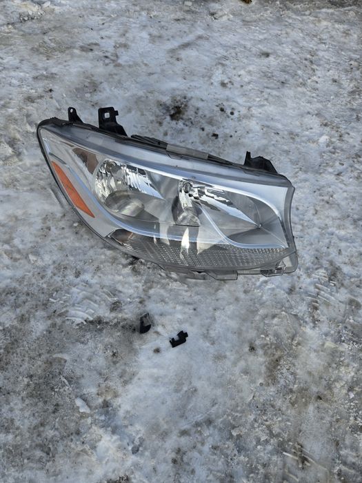 A9109060500 Фара передня права Mercedes Sprinter 907/910 2021 РВ