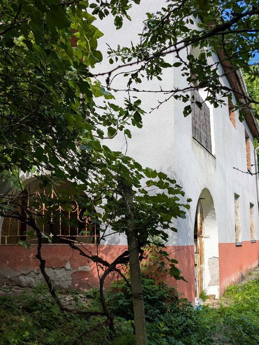 Дачна ділянка з недобудовою