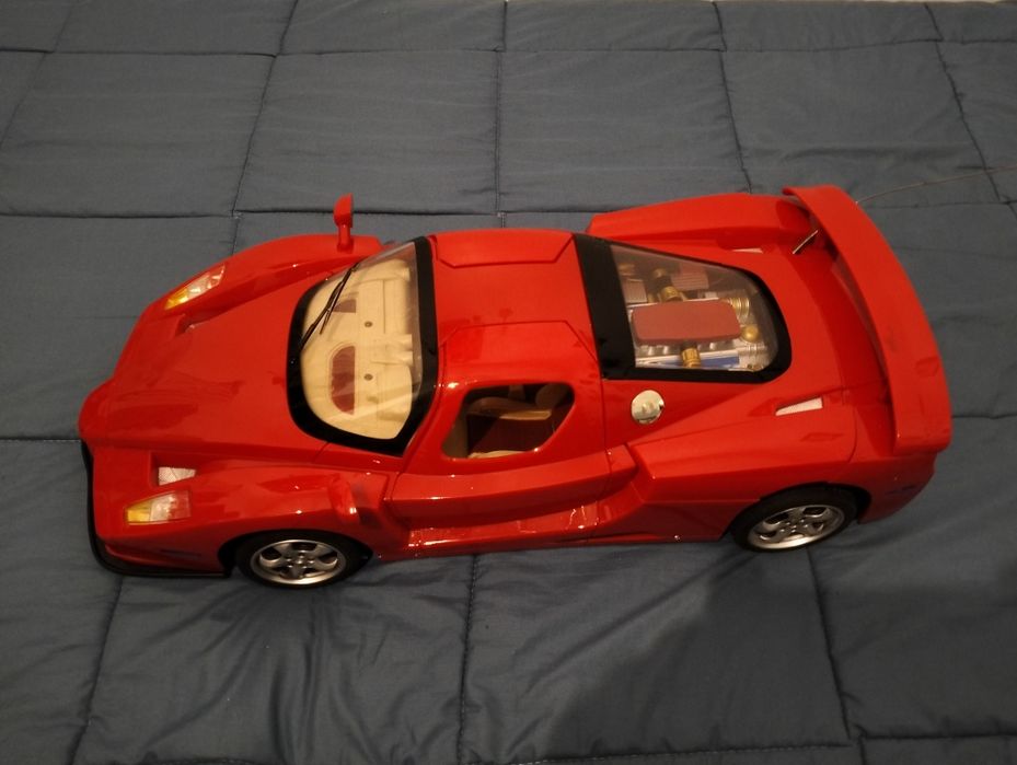 Carro RC Ferrari telecomandado