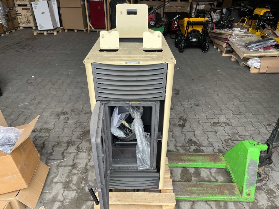Piec na pellet z płaszczem TERMOMONT TOBY H 15kW Beżowy - II Gatunek