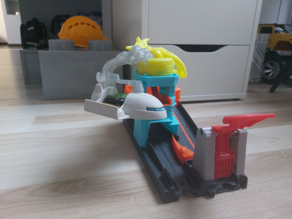 Hot Wheels cześć zestawu