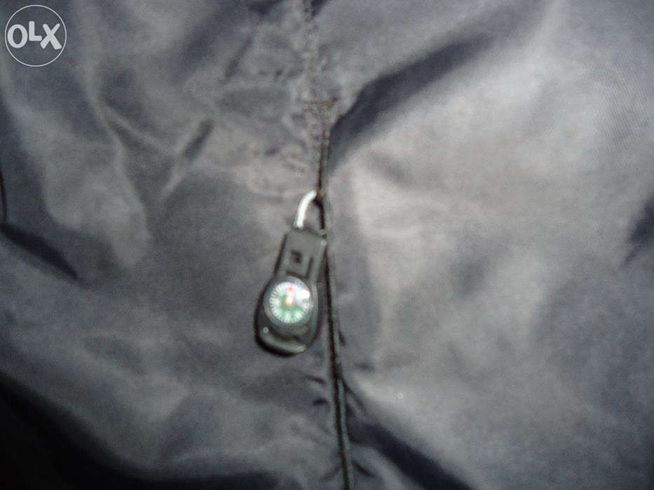 Курточка демисезонная Junker Casual Wear.На замочках компасы.