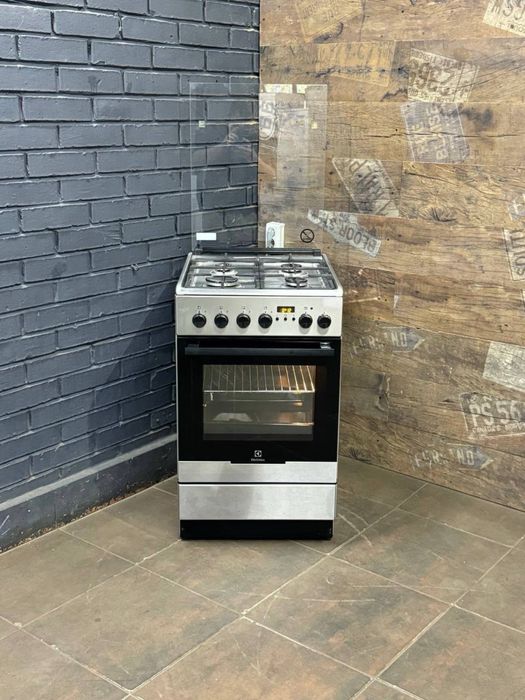 Продам Газову Плиту Indesit IS5G5PHX. Нержавійка. Доставлю