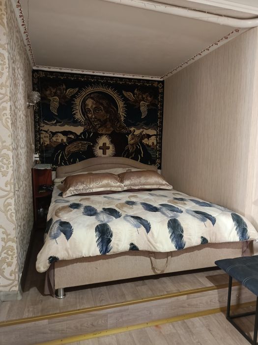 Продам  будинок, в місті, ремонт, зручності , меблі ,техніка.