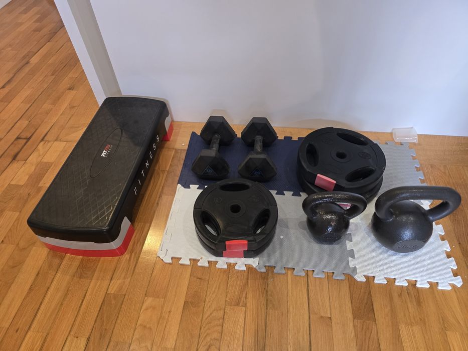 Musculação - halteres 7.5kg / discos 5 e 7.5kg / kettlebell 10 e 20kg / step