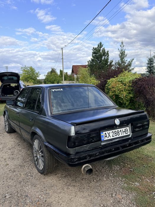 Продам bmw e30 1.8