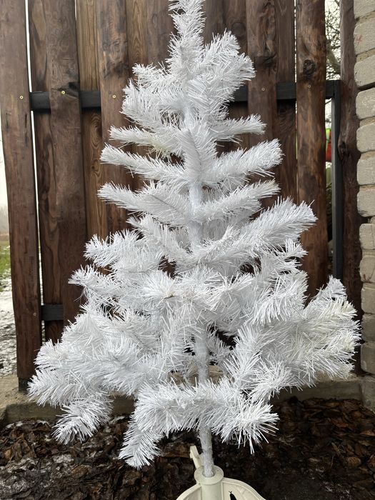 Продам чудову білу ялинку