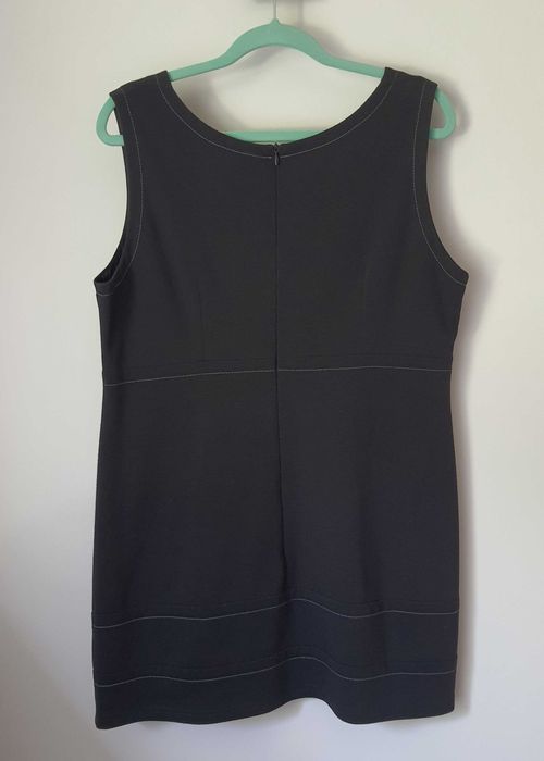 elegancka czarna bluzka tunika bez rękawów z guzikiem Salko 44/XXL