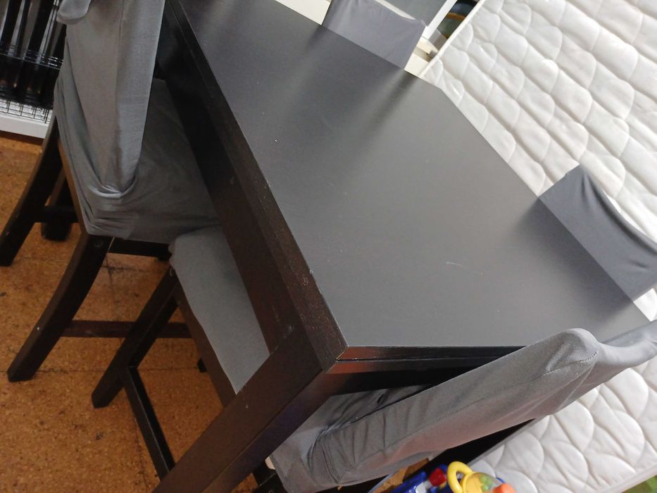 Mesa 4 caldeiras extensiva a 6 cadeiras,2 cadeiras,1 poltrona restauro