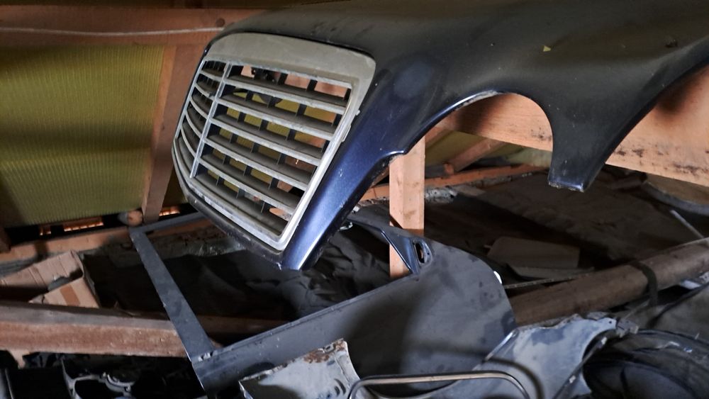 Капот мерседес  210