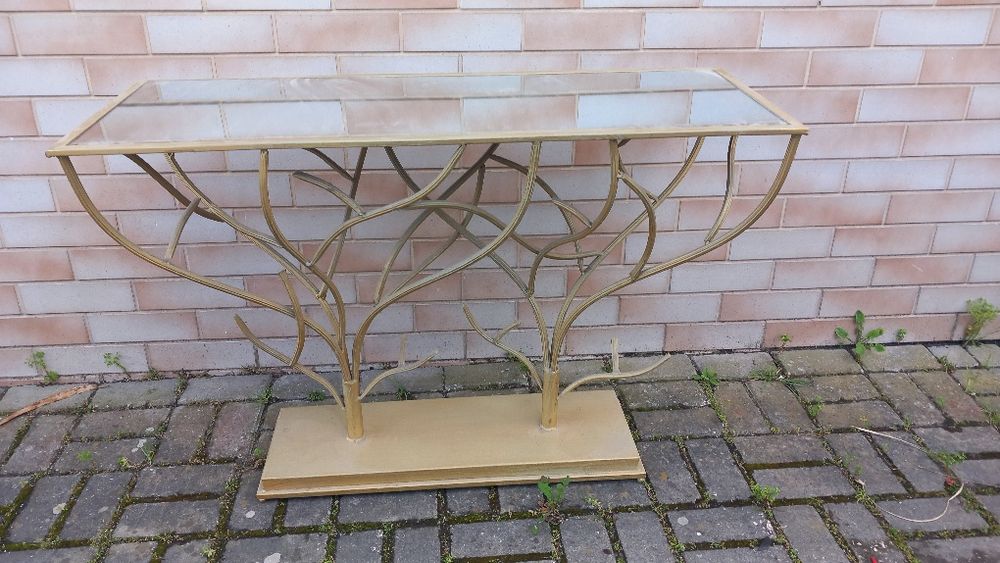 Móvel aparador de sala em espelho